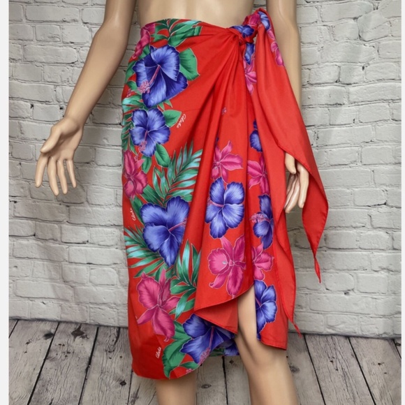 Vintage 60s 70s Helena’s Hawaiian Sarong Wrap Pareo Black w Red/Pink Hibiscus - Picture 4 of 10